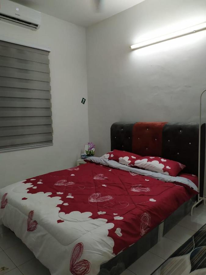 Anggun Homestay Seri Iskandar Exterior foto