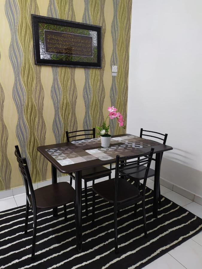 Anggun Homestay Seri Iskandar Exterior foto